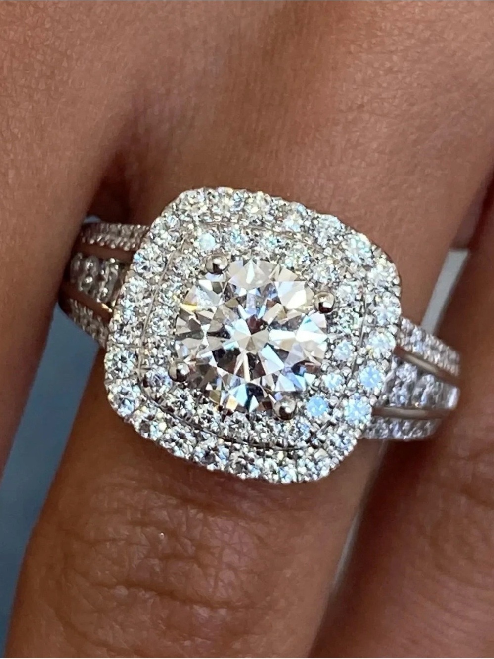 Diamond Halo Engagement Ring in White Gold